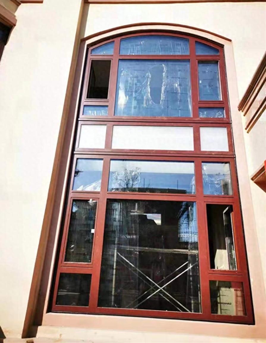 听了邻居建议，买铝合金门窗，师傅却劝我换成钛合金门窗，为啥？