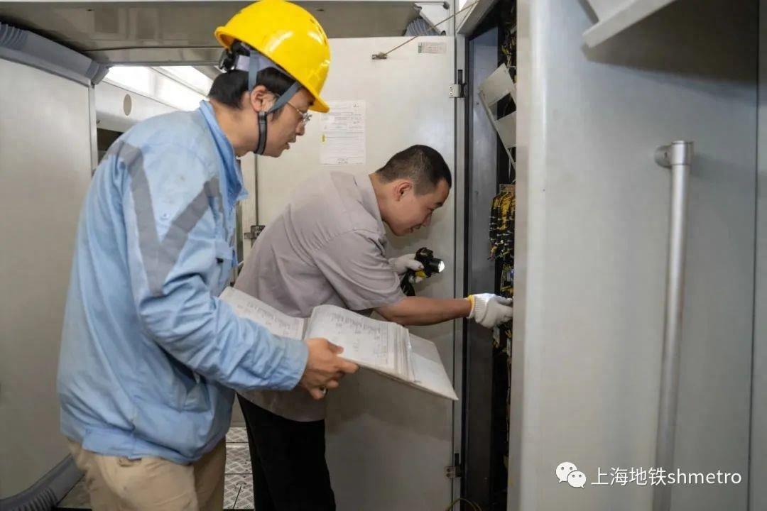 气动门改电门：上海地铁改造部分老车型车门 提升运营可靠性