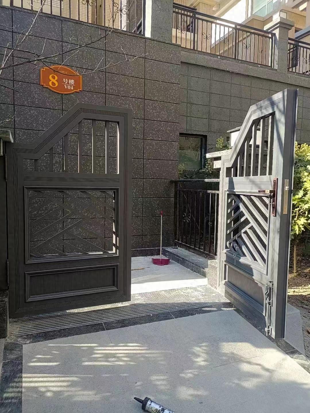 别墅用什么庭院门？铝门？