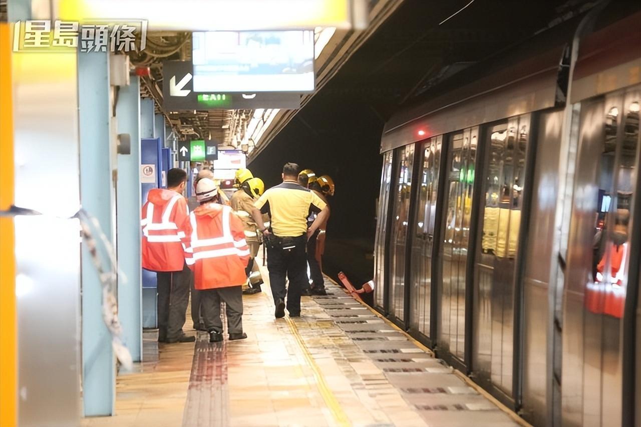 东铁线成死亡线路？一日两人坠轨，安装屏蔽门为何这么难？