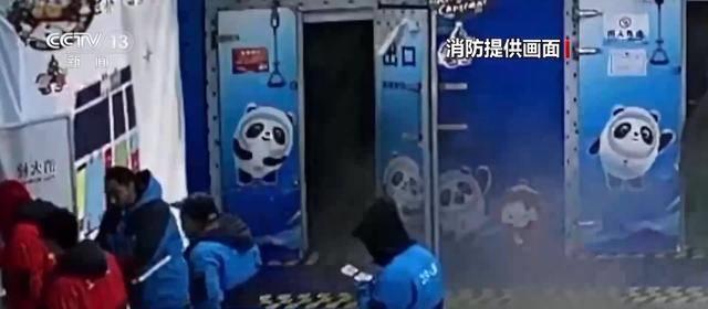 防火门开关差距大到惊人，救援现场揭秘真相