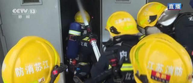 防火门开关差距大到惊人，救援现场揭秘真相