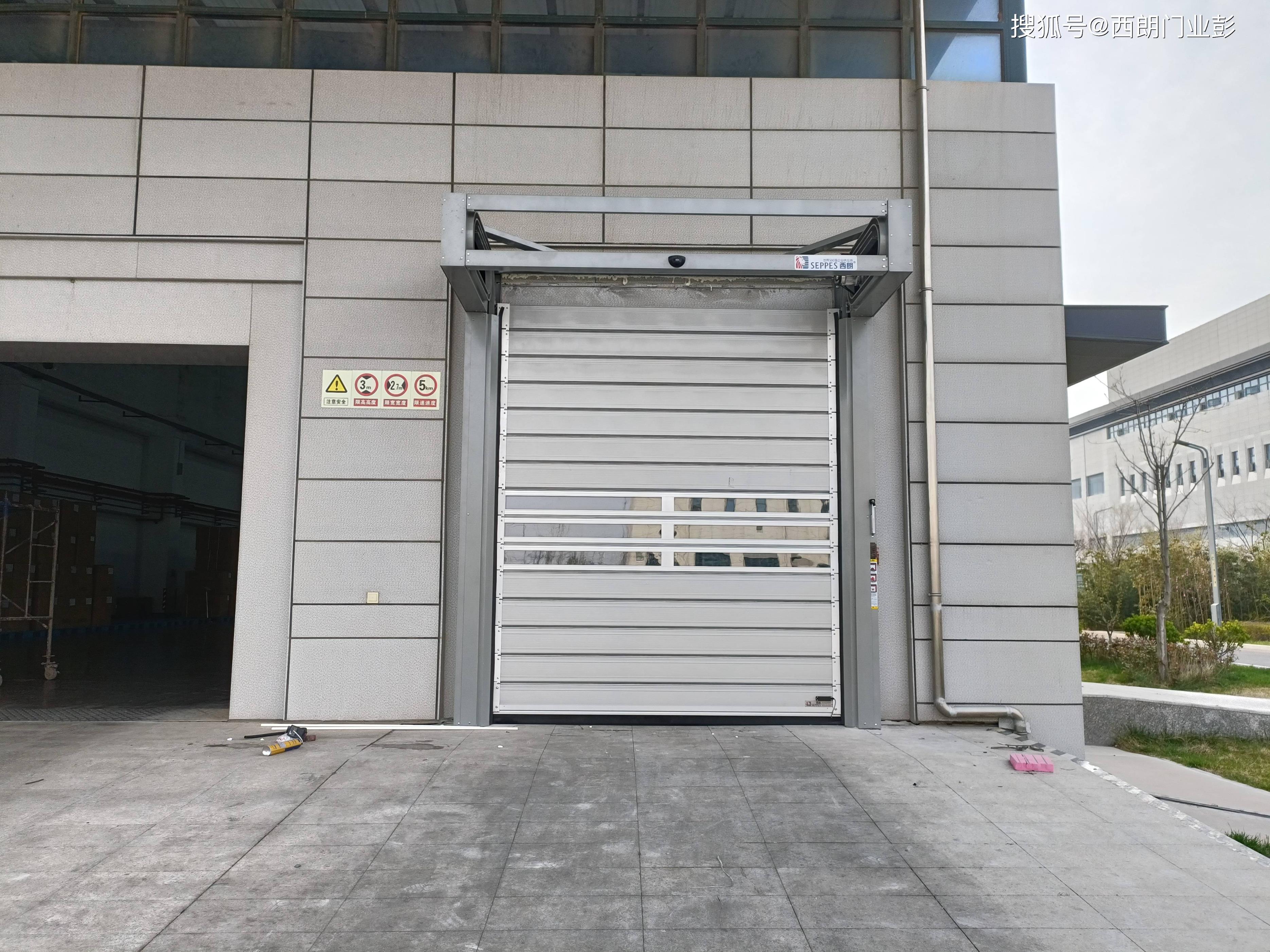 车间通道可提升进出效率硬质快速门