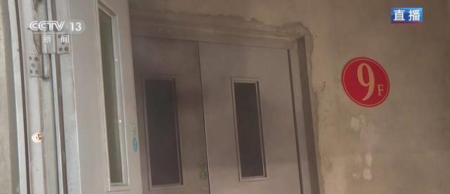 防火门开关差距大到惊人，救援现场揭秘真相