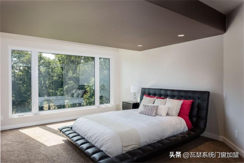 瓦瑟系统门窗知识：阳台推拉门这样选准没错！
