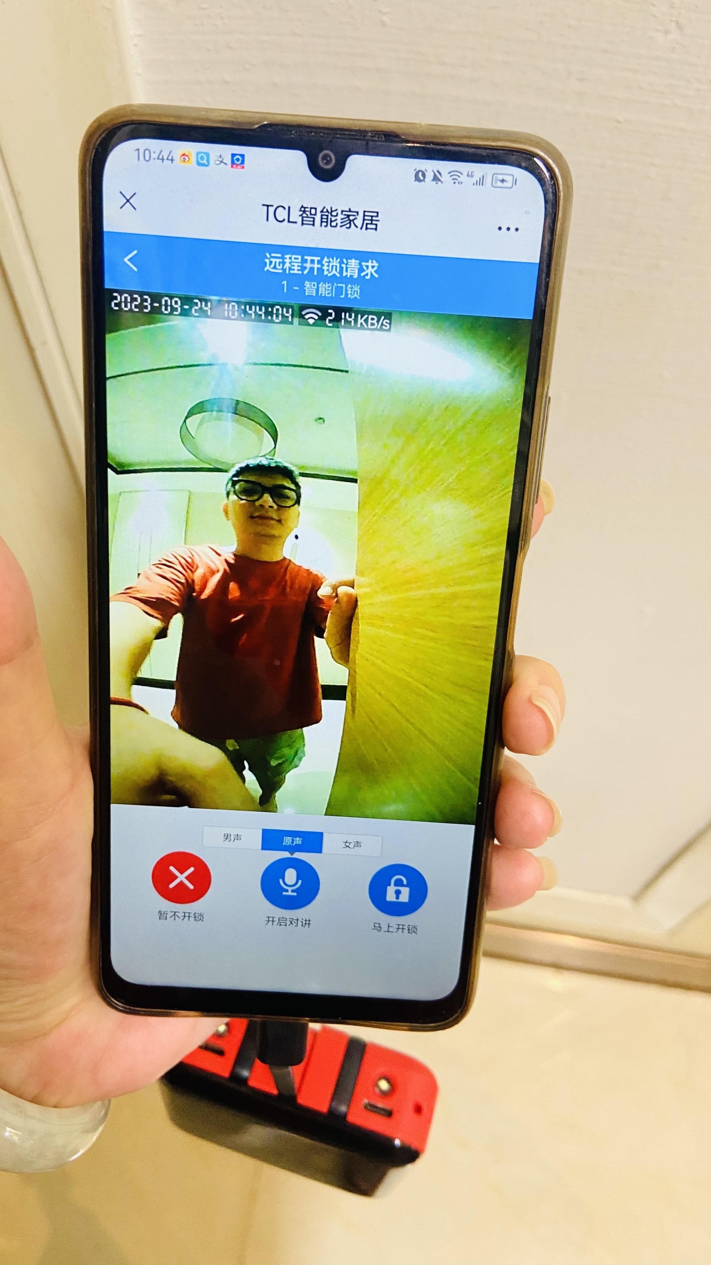 智能锁就要选人脸锁，回家懒点咋地啦