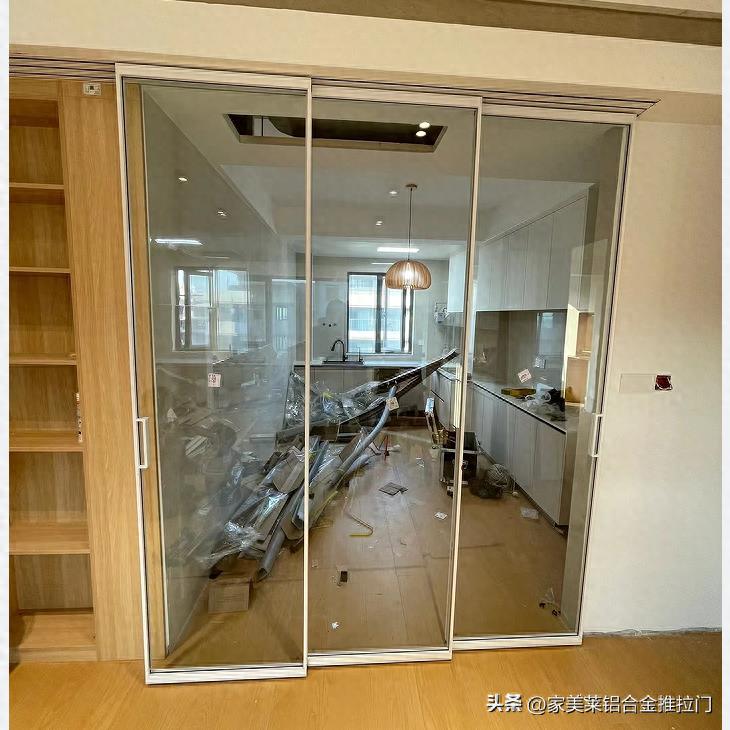 厨房到底是铝合金玻璃推拉门好还是平开门好？