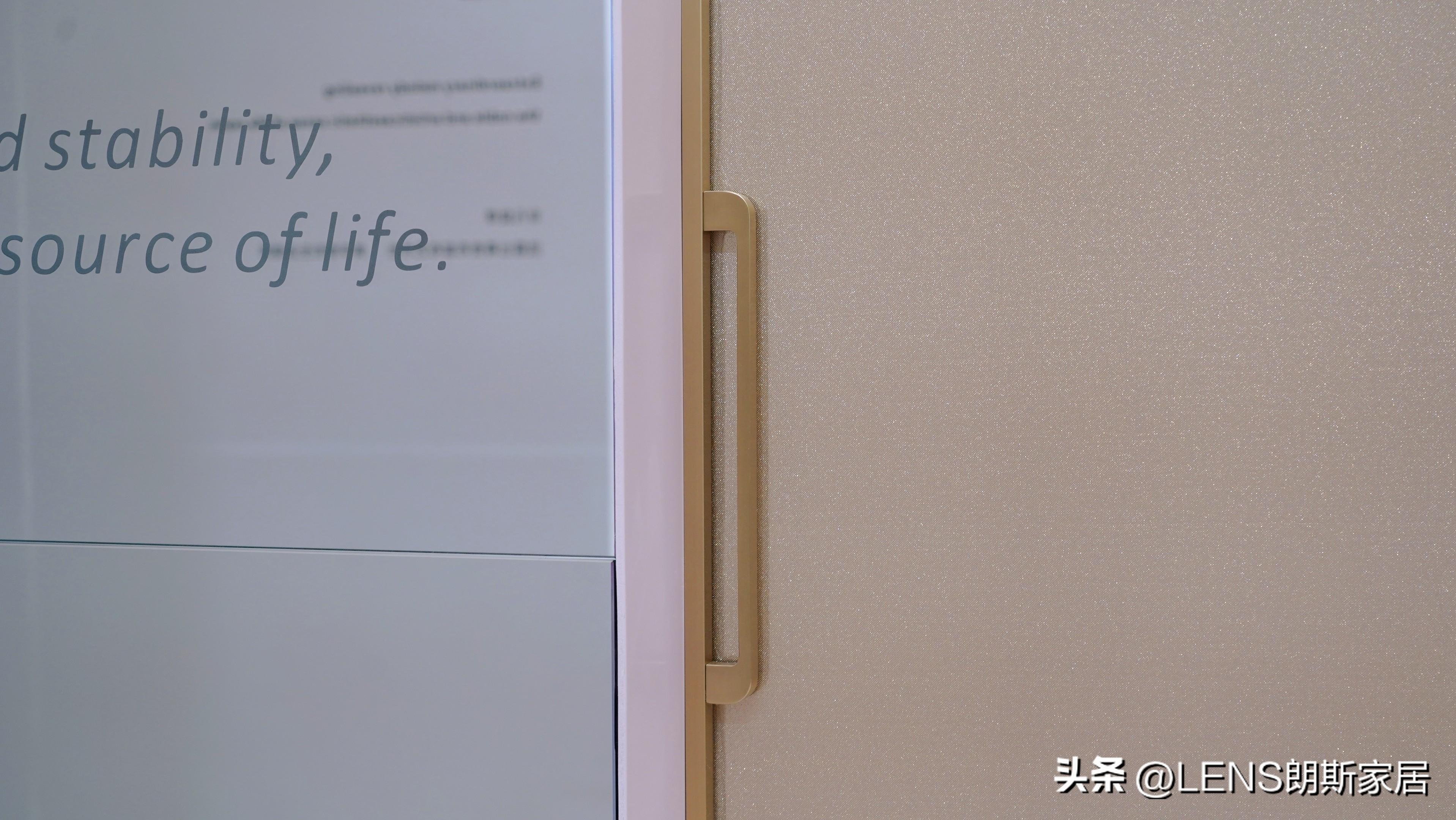极简推拉门，打造超宽敞家居空间