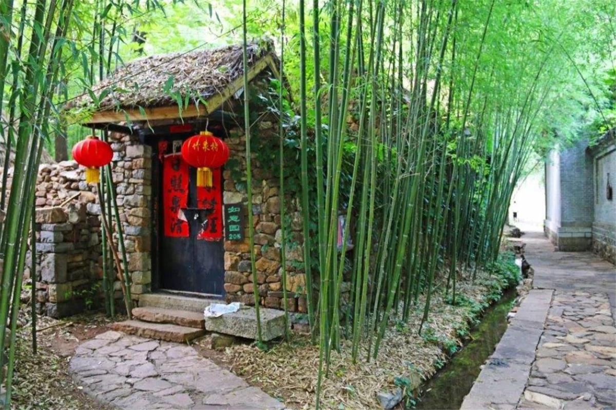 俗语：“门前三冲，人闲家穷”，“三冲”指什么？为啥会家穷