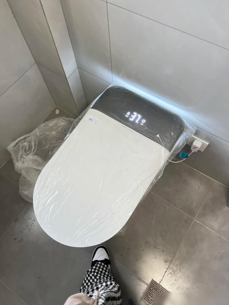 上海发现一户人家卫生间，那叫一个高级！拍下让大家看看，真先进