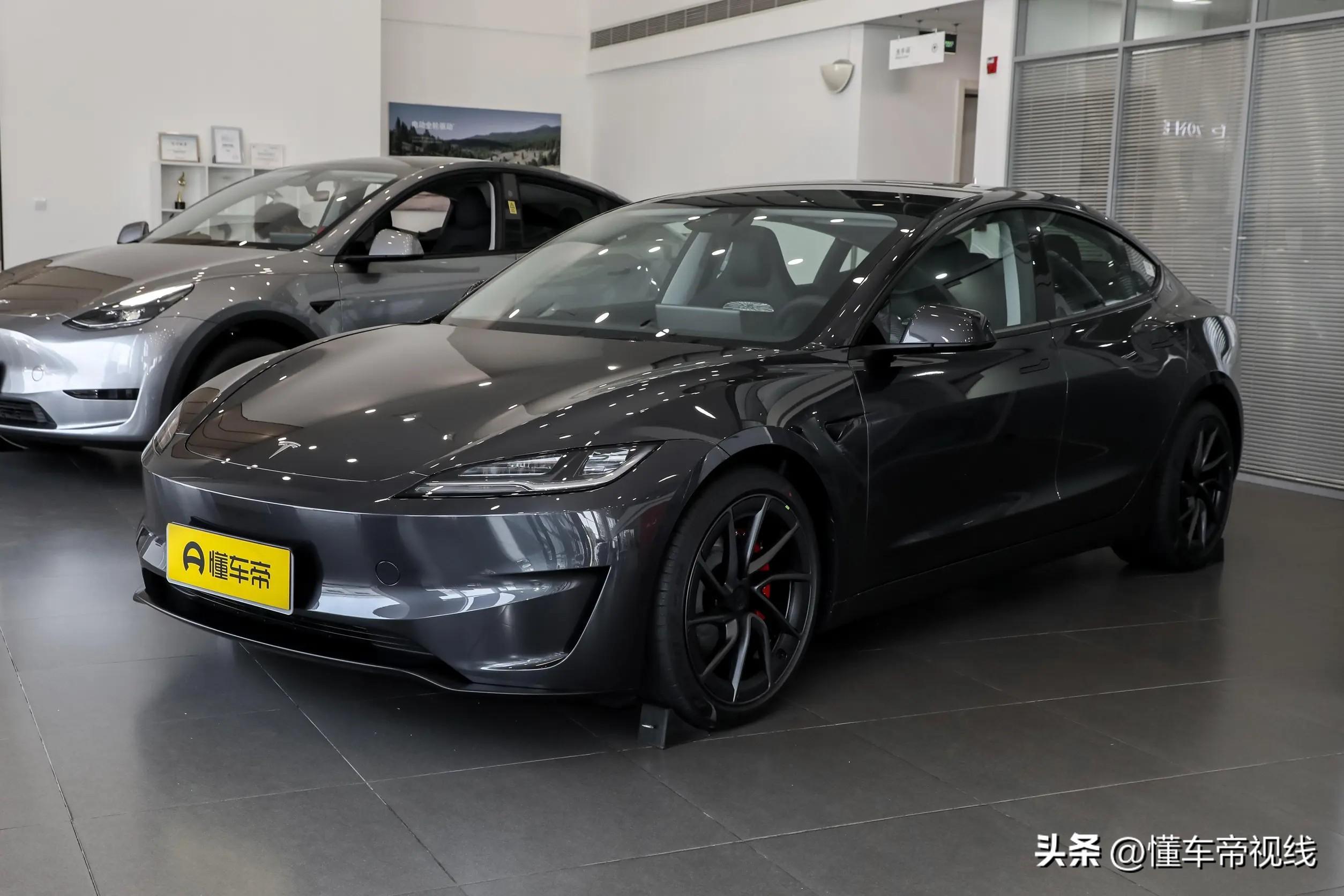 新车｜配电动门/特斯拉Model 3同级，极越07静态实拍，下半年上市