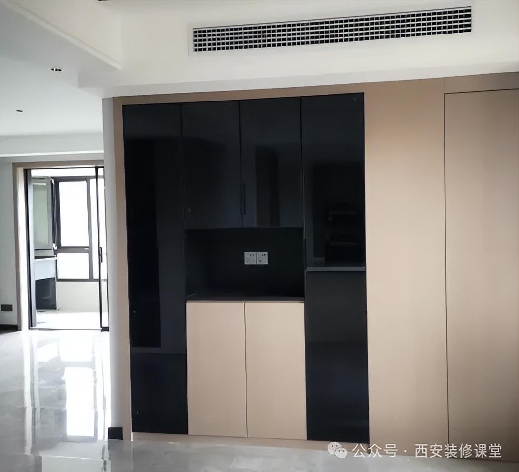 无缘无故，收纳柜少做玻璃门，真的很廉价