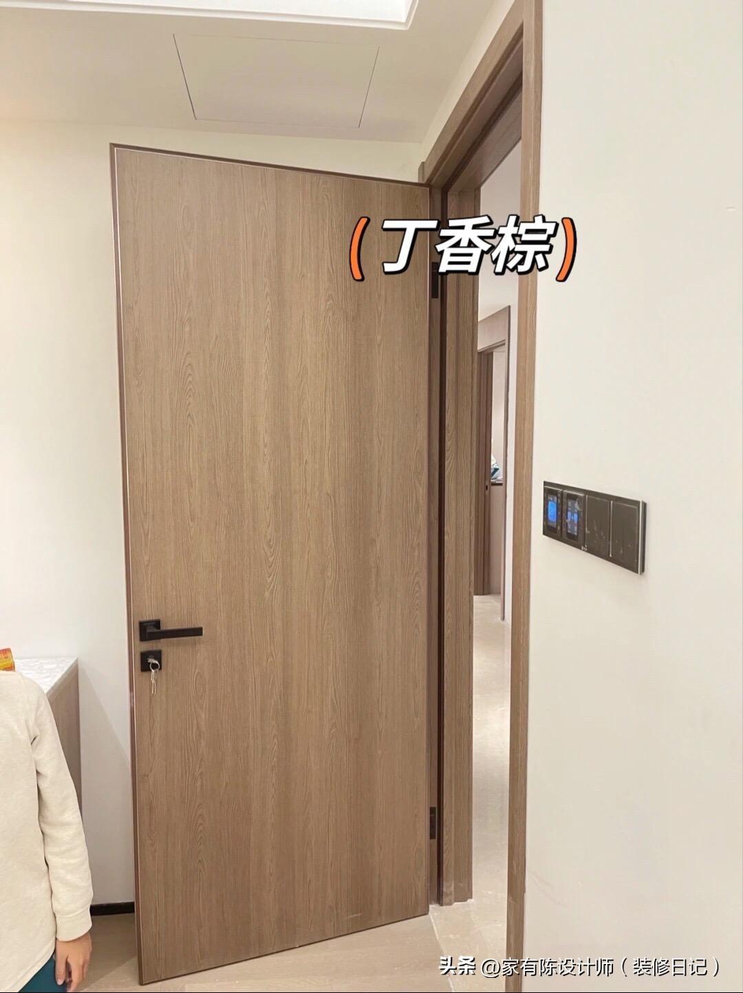告别千篇一律，网红木门挑选秘籍，打造你的专属‘门’面担当