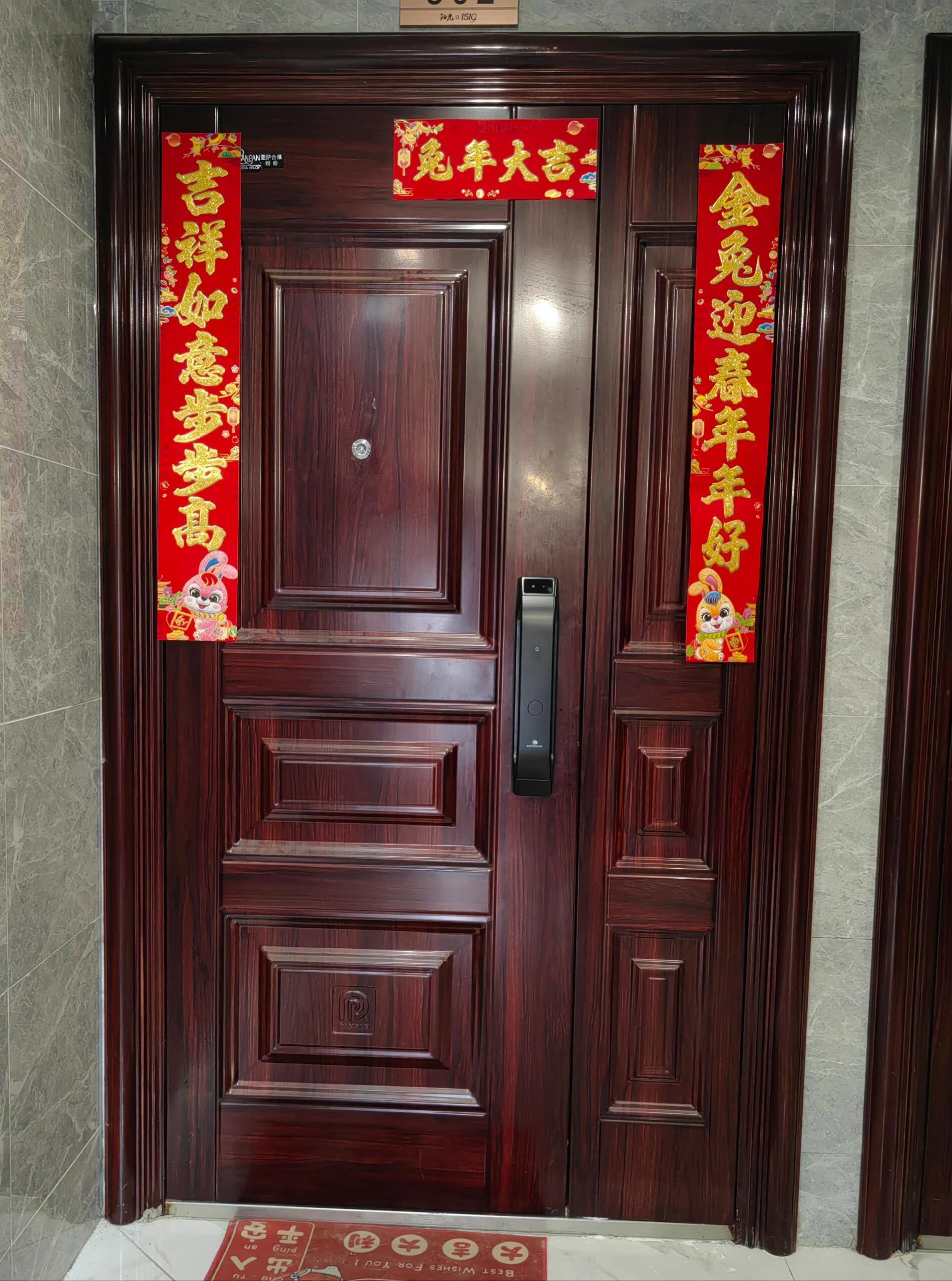 裝修中，開發商自帶的門窗要不要換？入住6年，談談我的實際感受
