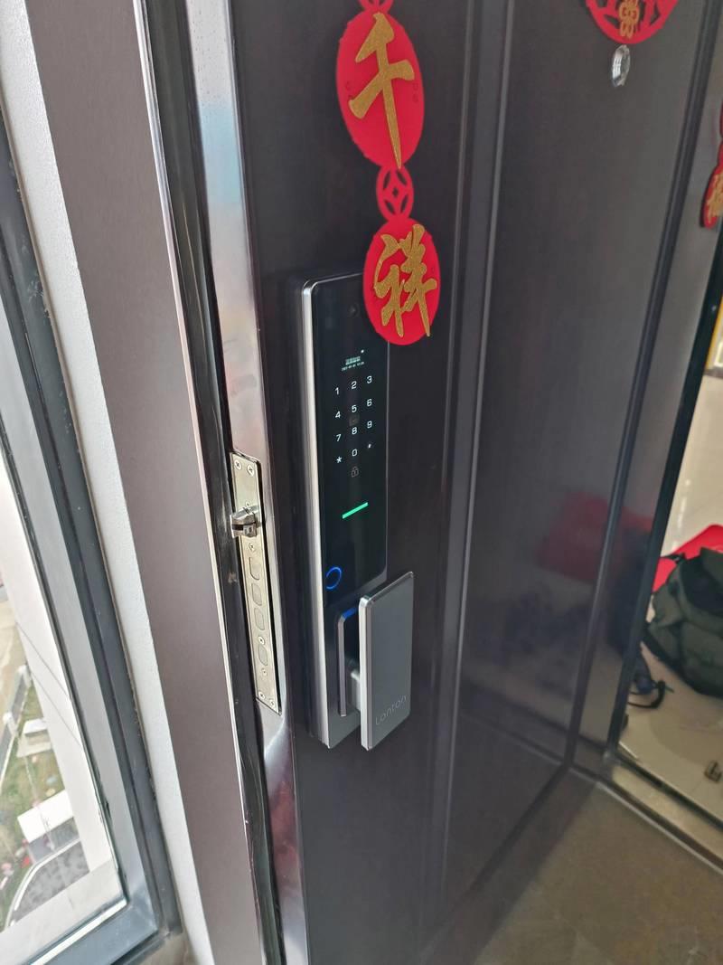 進戶門要裝什麼樣的智能鎖？終於有師傅說出實話，切記4點
