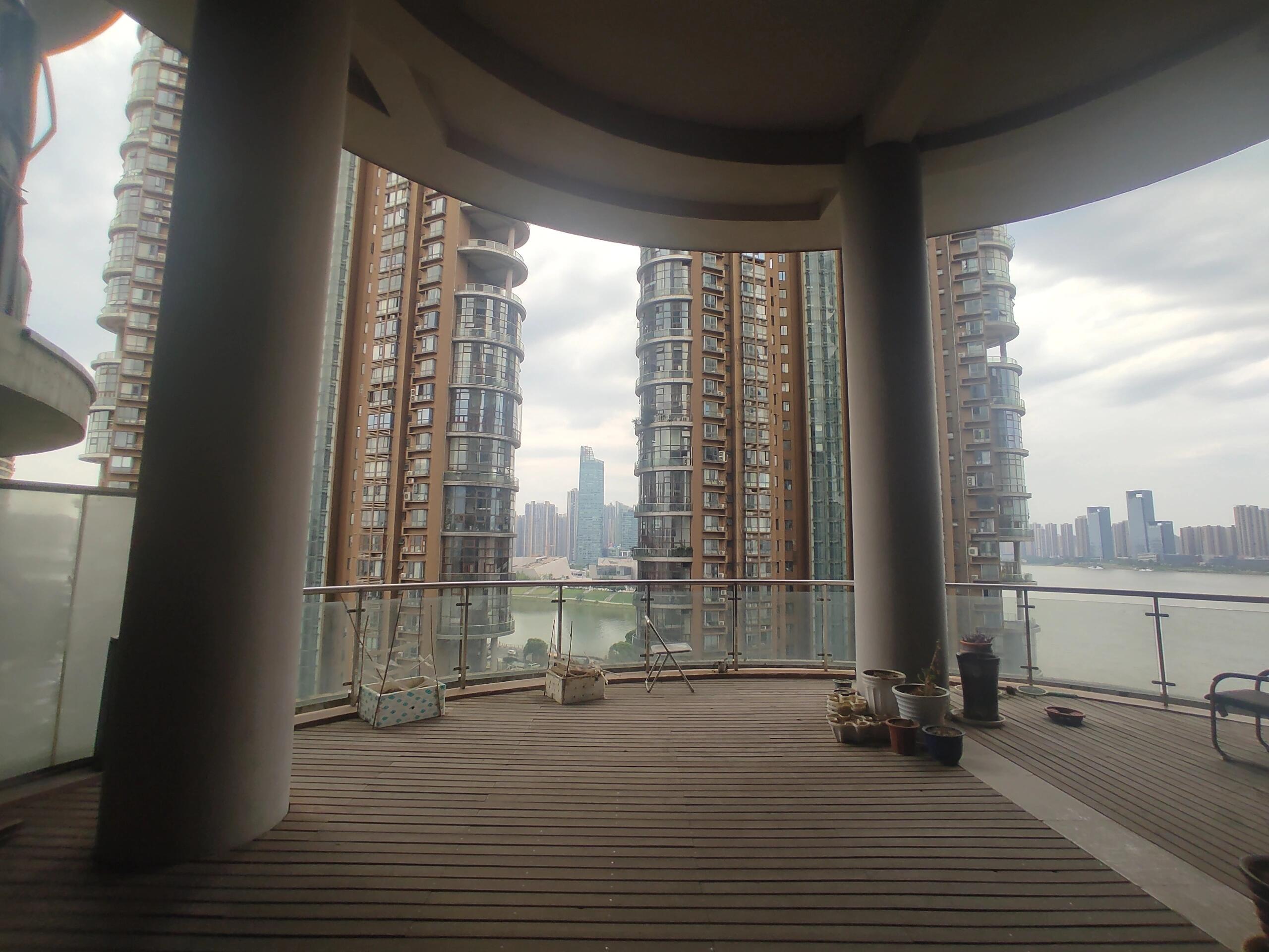 During the renovation, do the doors and windows provided by the developer need to be replaced? After staying here for 6 years, let me talk about my actual feelings.