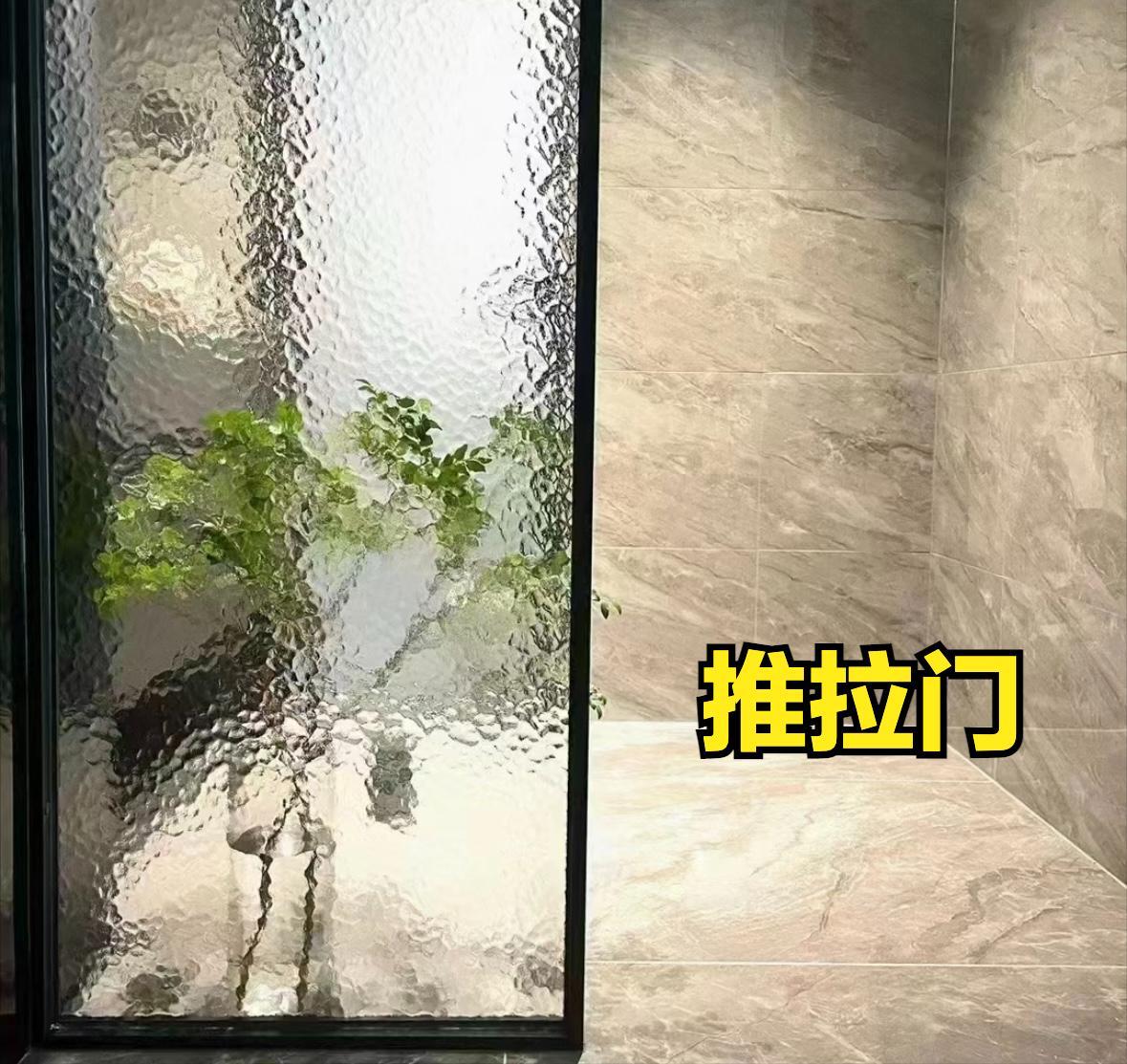 After changing the bathroom door once, I finally know the difference between aluminum-magnesium alloy glass door and solid wood door