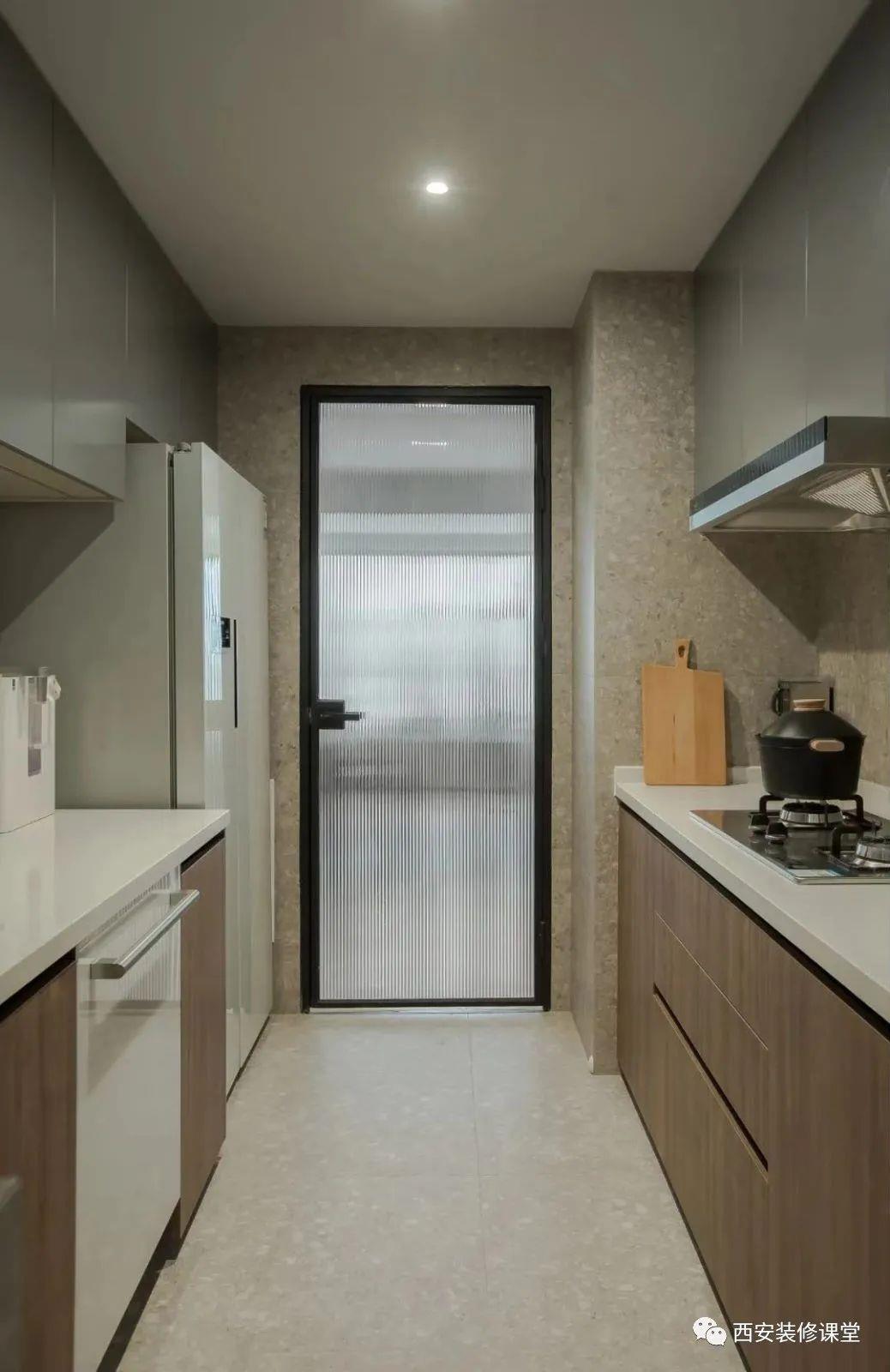 Here’s what you need to know to prevent your glass door from tipping over