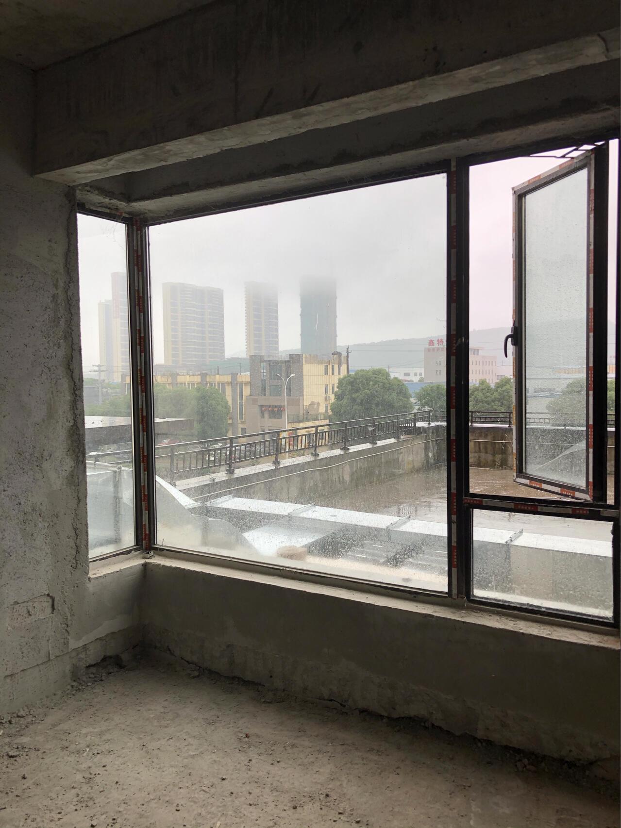 During the renovation, do the doors and windows provided by the developer need to be replaced? After staying here for 6 years, let me talk about my actual feelings.