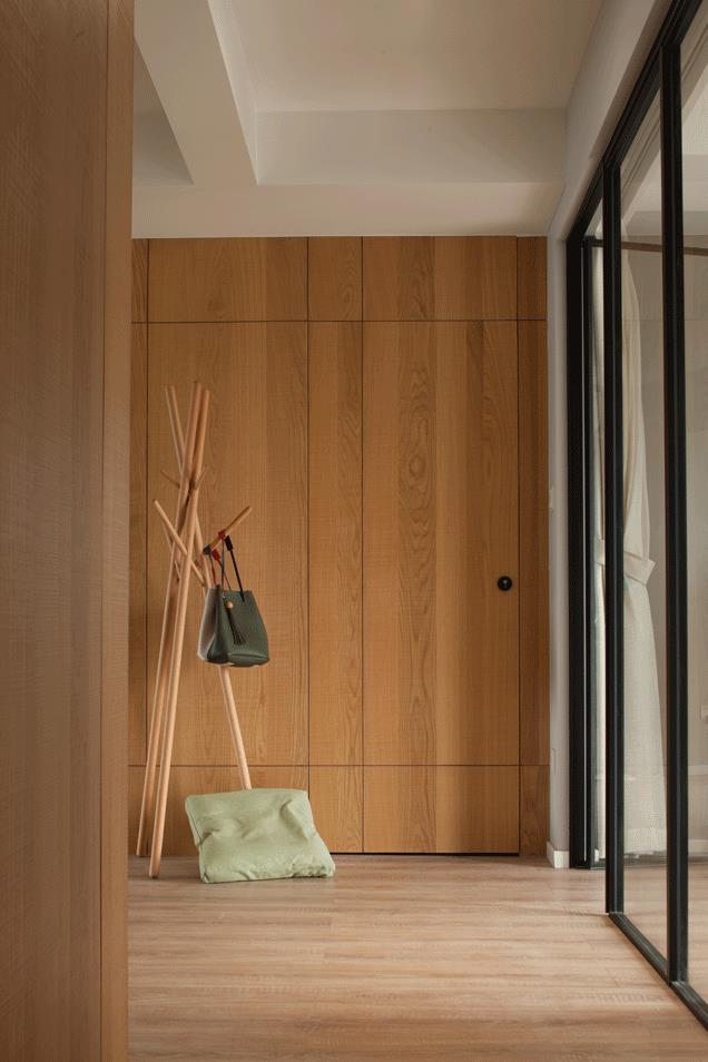 These invisible doors can\'t be found unless you look carefully.