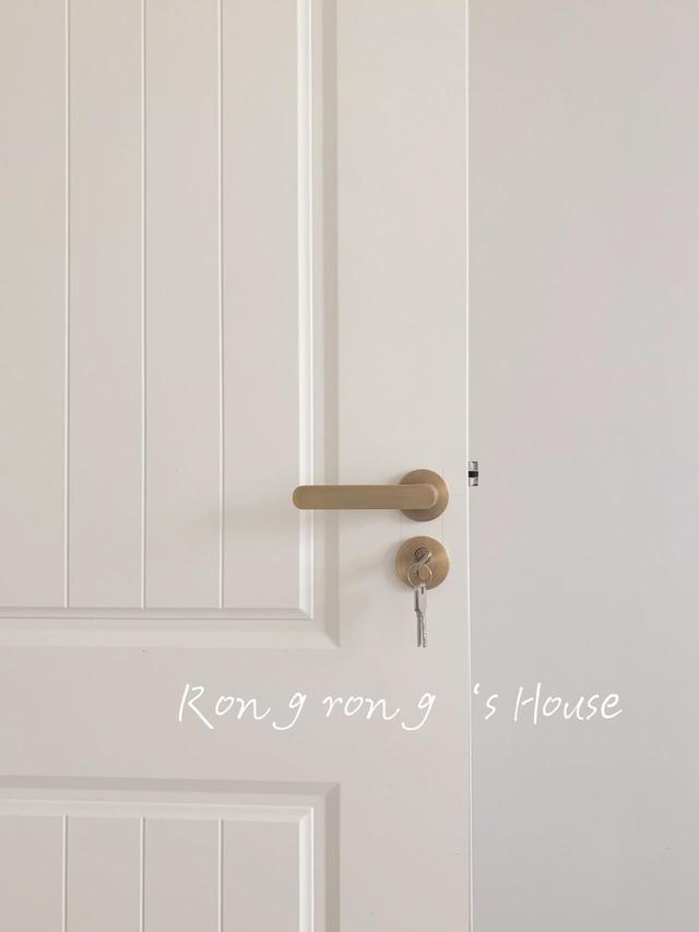 When installing a bedroom door again, I will definitely reject these 9 options. This is not to be “nitpicking”, but because I’ve had enough.