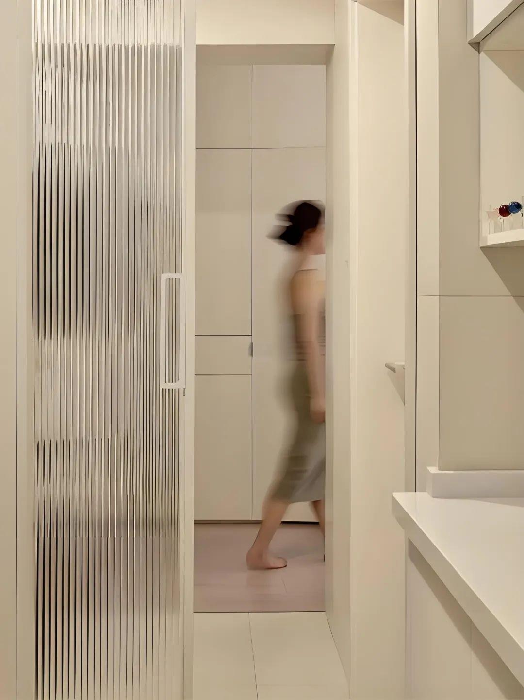 Are more and more people not installing sliding doors in their kitchens? It is now popular to dress like this, which is both beautiful, practical and high-end