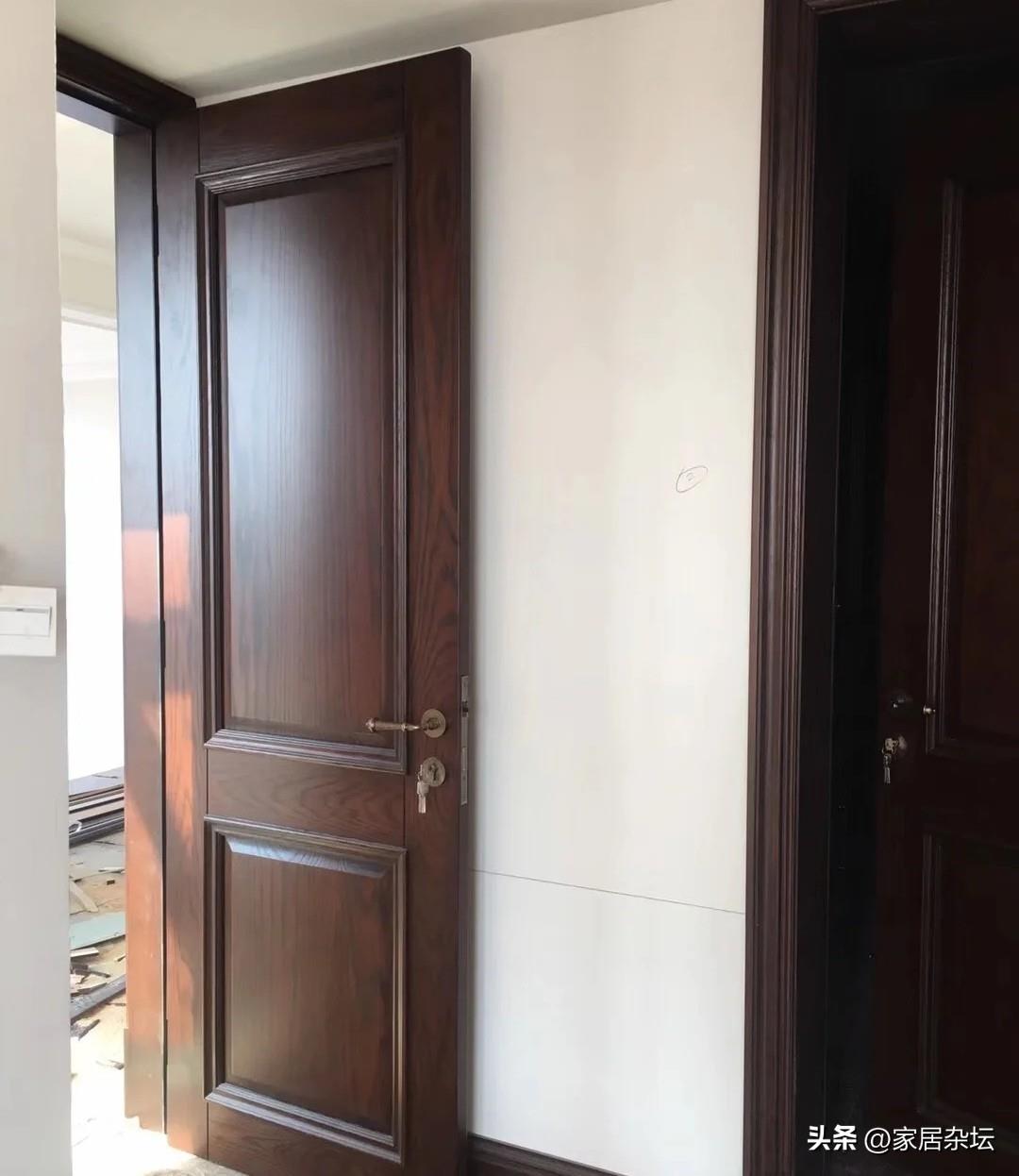 When choosing a bedroom door for decoration, it is recommended not to choose these 5 types. This is not pretentious, but it is too difficult to use.