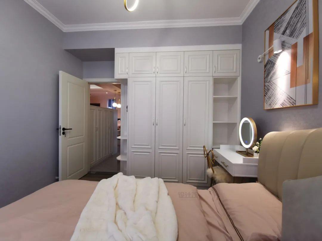 What color should be used for wardrobe doors? Different decoration styles have different choices