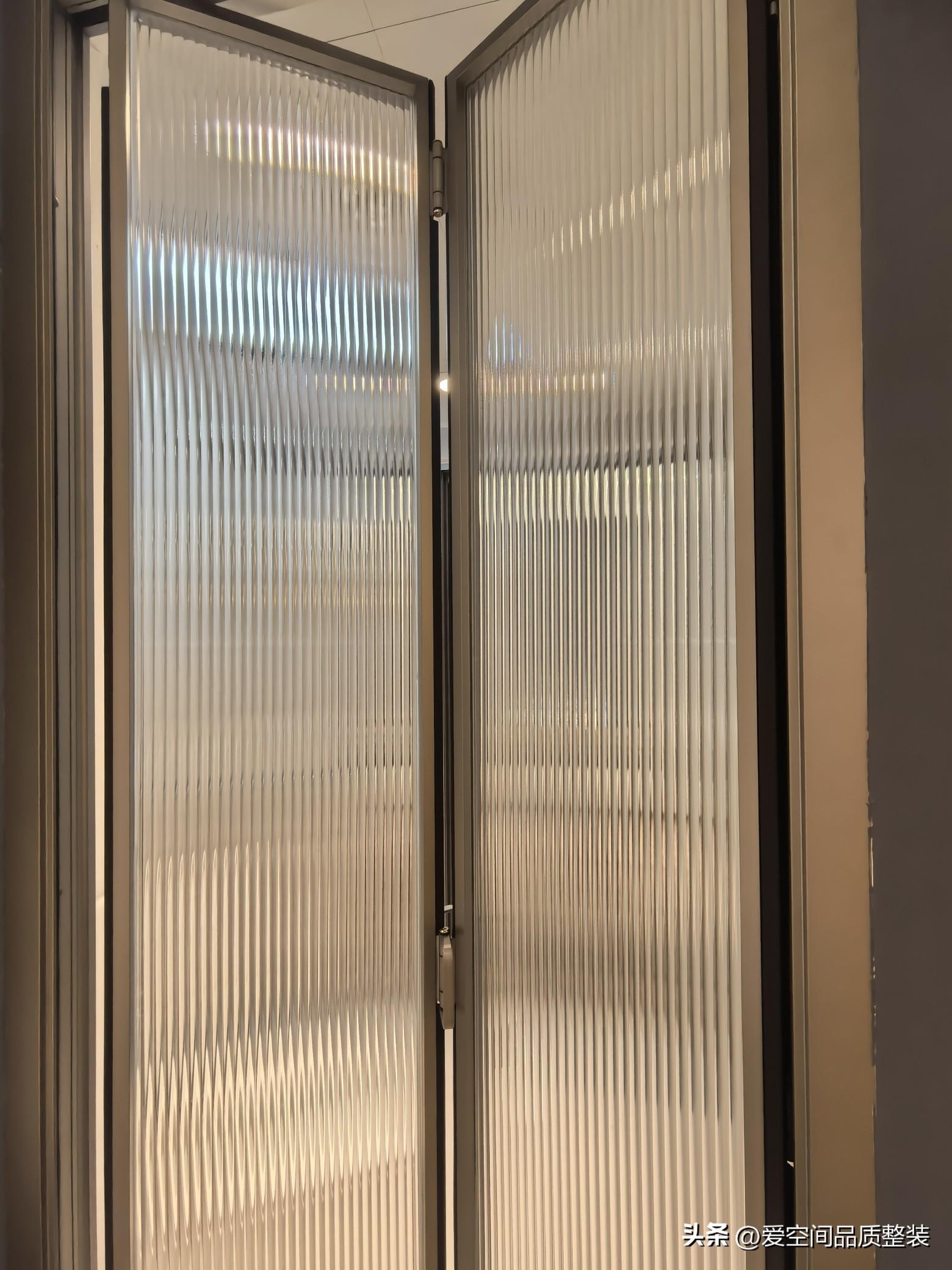 The owner who has installed three suites summarizes 6 commonly used kitchen doors, which are beautiful and easy to use!