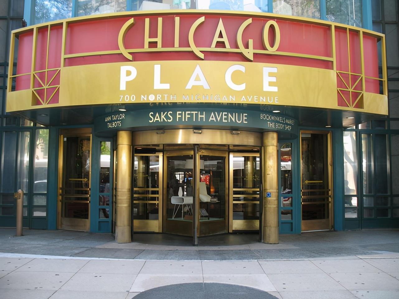 The revolving door of the building that cannot be accessed quickly may seem useless, but it is actually the king of design that saves the building.