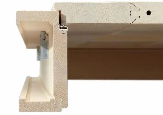Don’t underestimate the door cover when buying wooden doors, it’s very important! If you don’t choose well, your appearance will be ruined every minute.