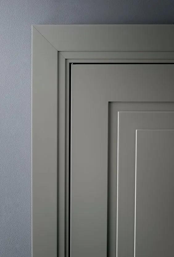 Don’t underestimate the door cover when buying wooden doors, it’s very important! If you don’t choose well, your appearance will be ruined every minute.