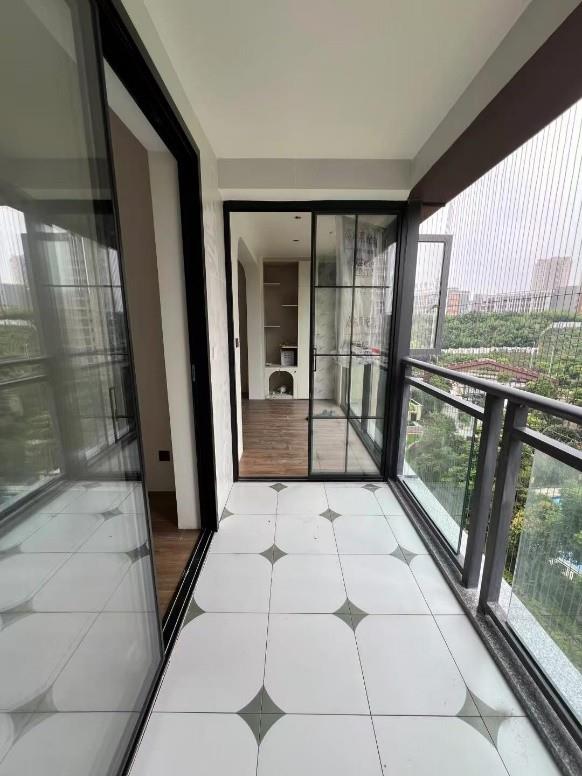 Just do this if you don’t want to seal off the balcony, and the effect will be good!