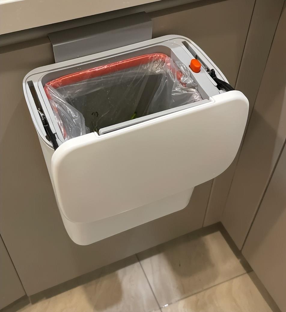 I found a kitchen in Shanghai. It’s called an advanced kitchen. Let’s show it to everyone. It’s really advanced!