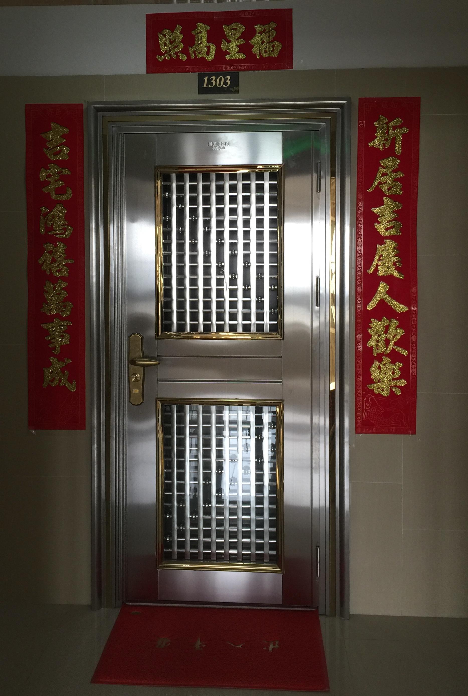Traditional gates have long been eliminated. They are rustic and have lost their class. Choose according to these 3 criteria. They are strong and durable.