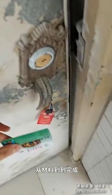 Freshman boy invents dormitory credit card automatic door Netizen: Milk box is the soul of assembly