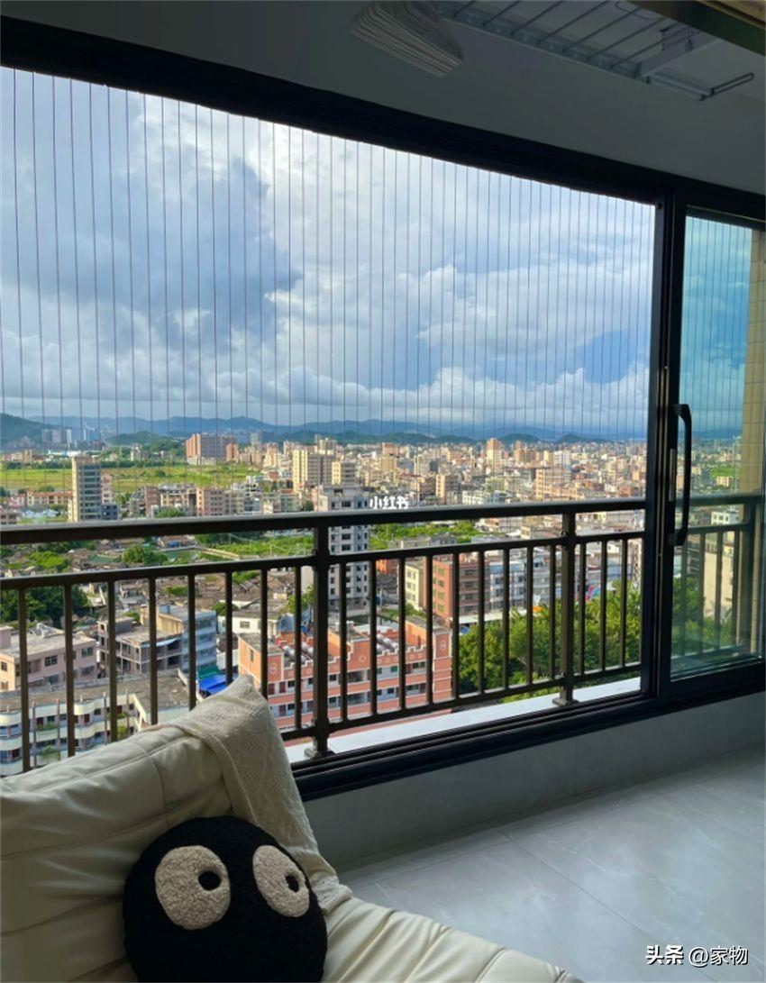 The balconies of high-rise buildings are sealed, and the property management does not allow the removal of guardrails! After seeing this operation at my neighbor’s house, I’m convinced