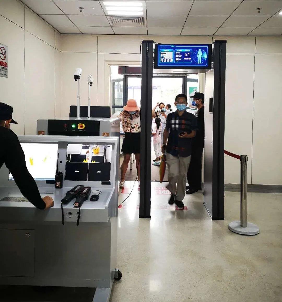 Do you think the security gate is very high-end? Then why do they sell for hundreds of dollars?