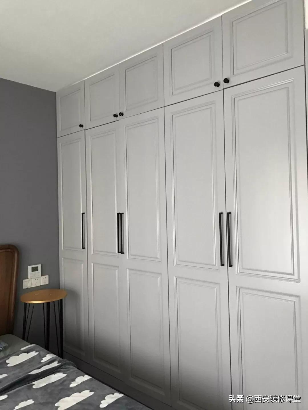 Customized wardrobe doors, which one looks better?