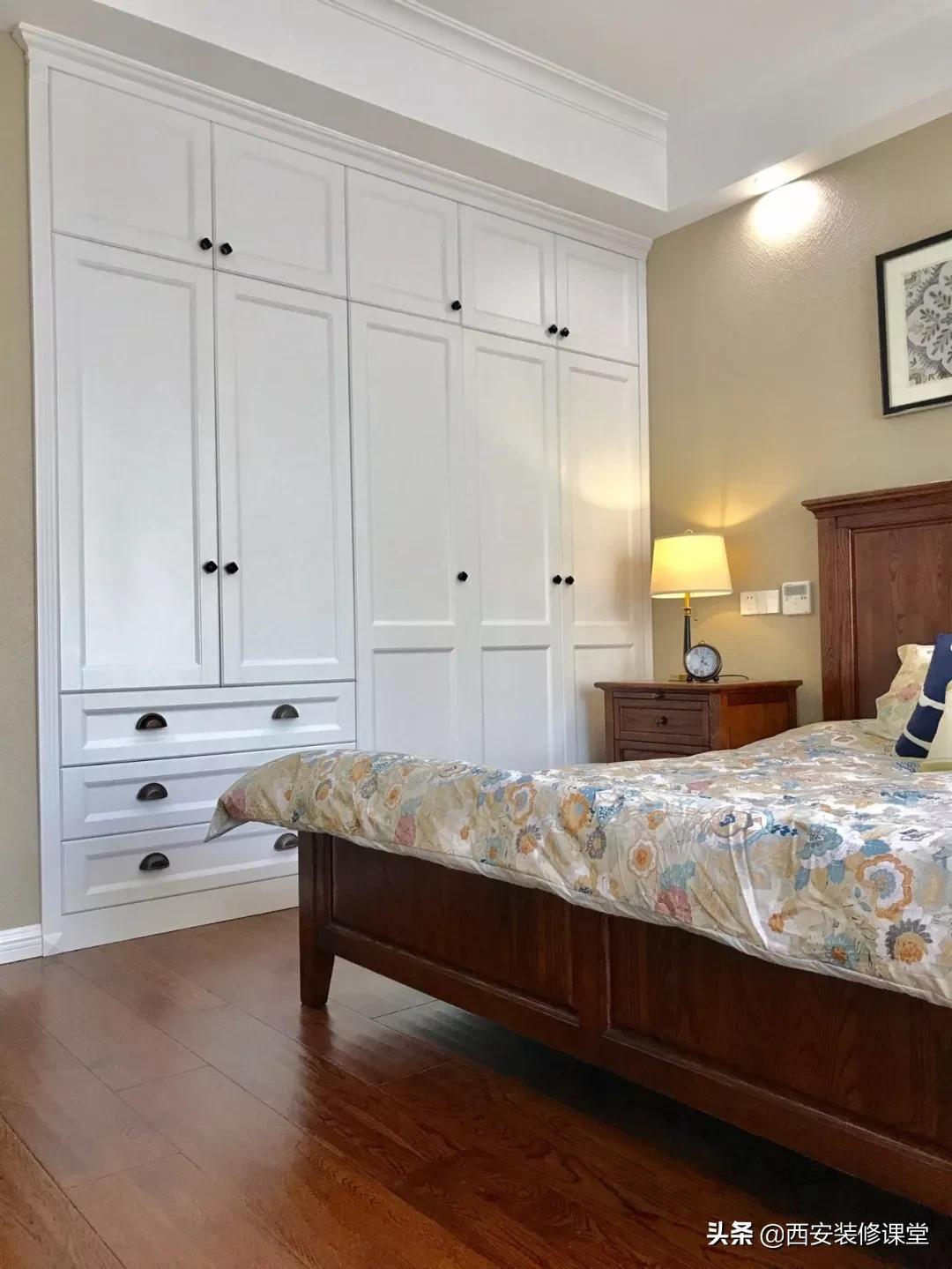 Customized wardrobe doors, which one looks better?