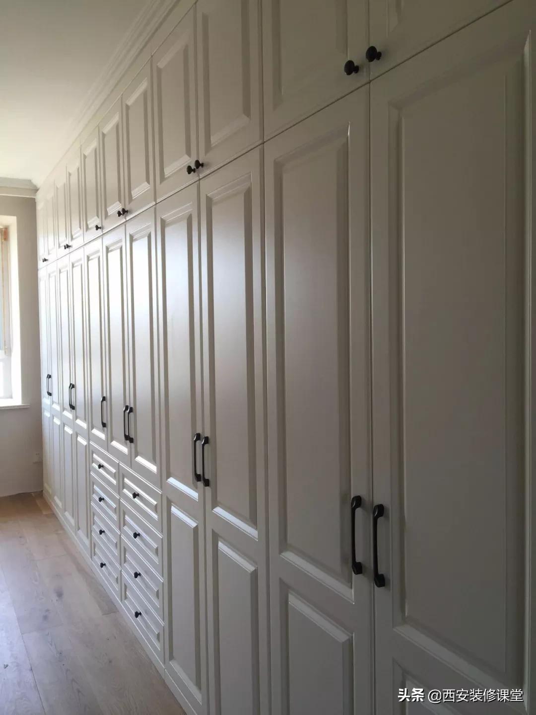 Customized wardrobe doors, which one looks better?
