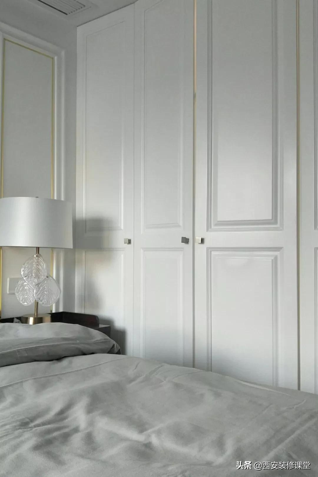 Customized wardrobe doors, which one looks better?