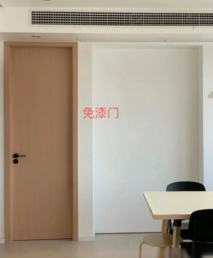 How to choose between solid wood doors and solid wood composite doors? Give you comparative results to make the right choice during decoration