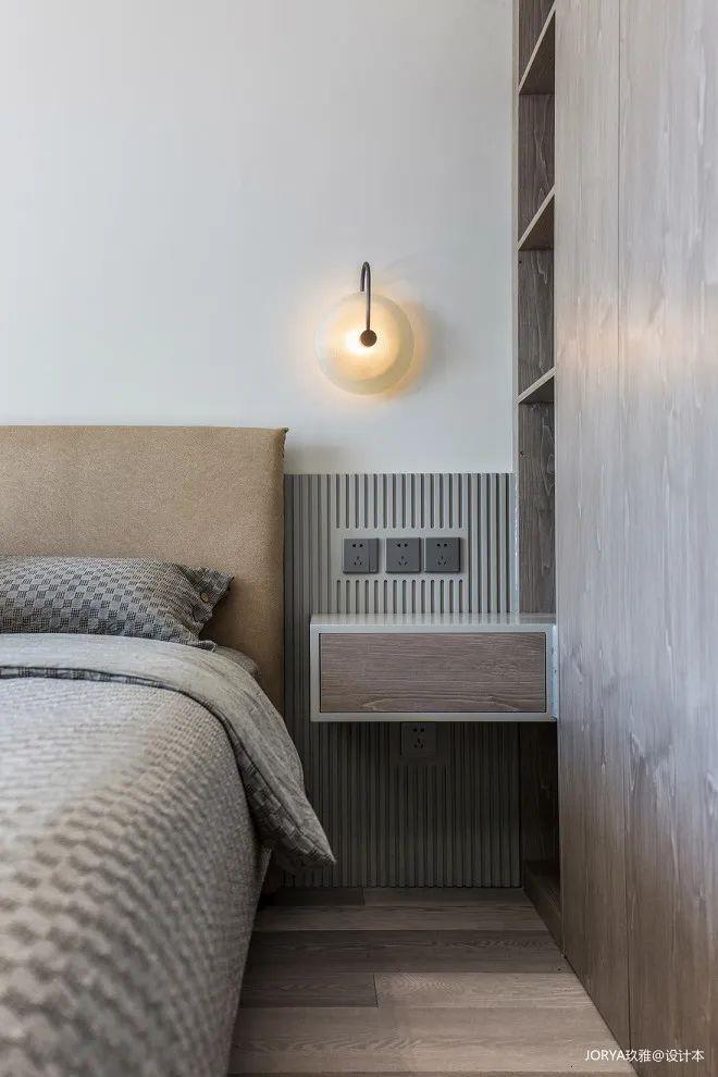 4 cabinet doors turn into room doors, turning the home into a \"secret room\". This is the correct way to use invisible doors