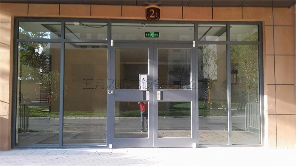 What features do automatic doors have?