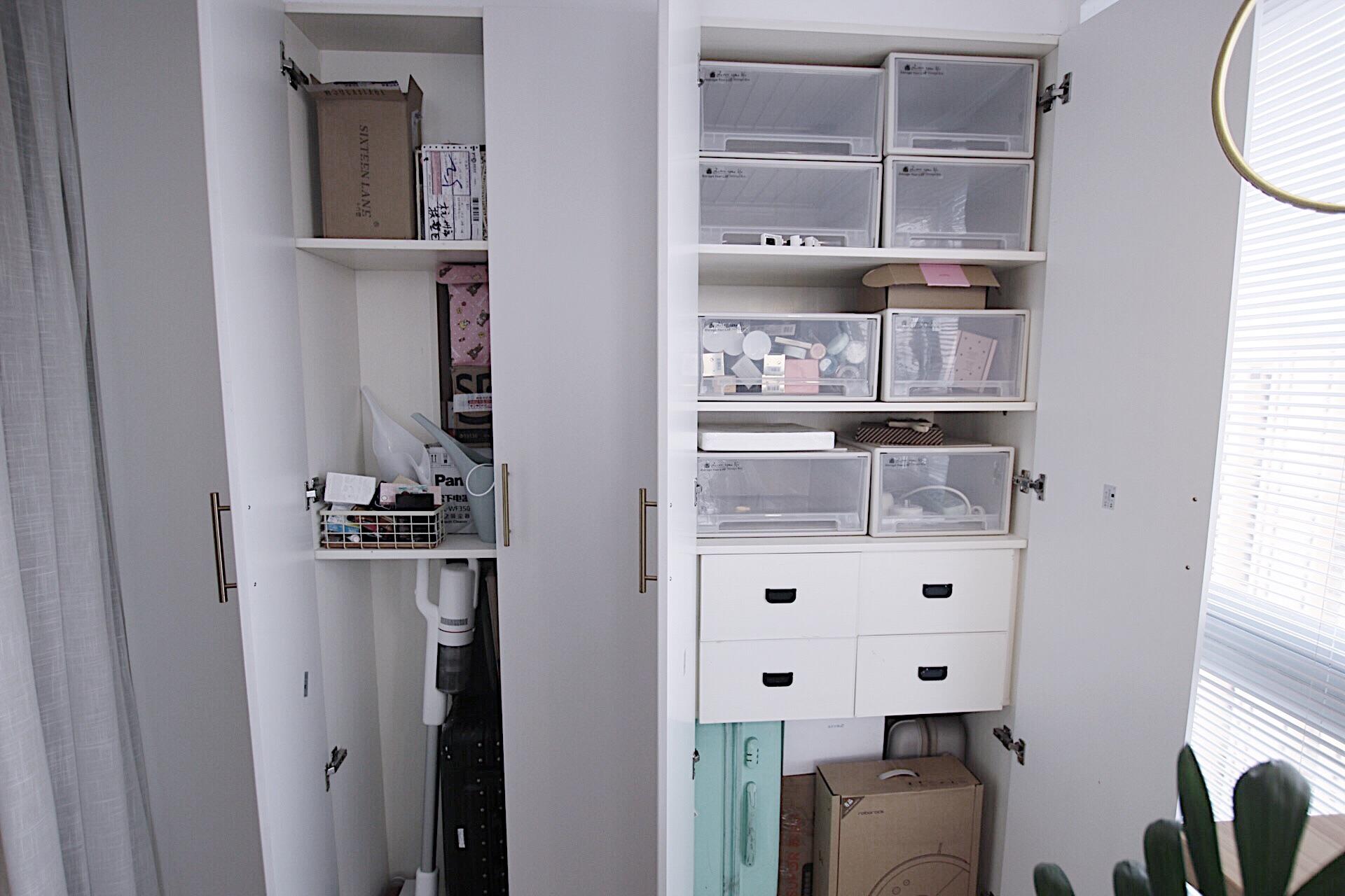 Customized wardrobe, which one is better, swing door or sliding door? What\'s the difference? How to choose the cabinet door style?