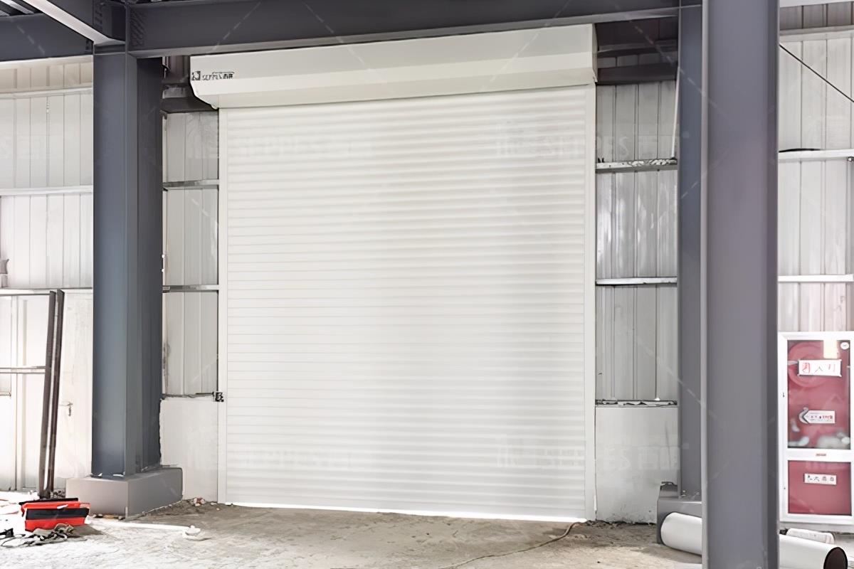 Introduction to the characteristics of four common types of industrial doors