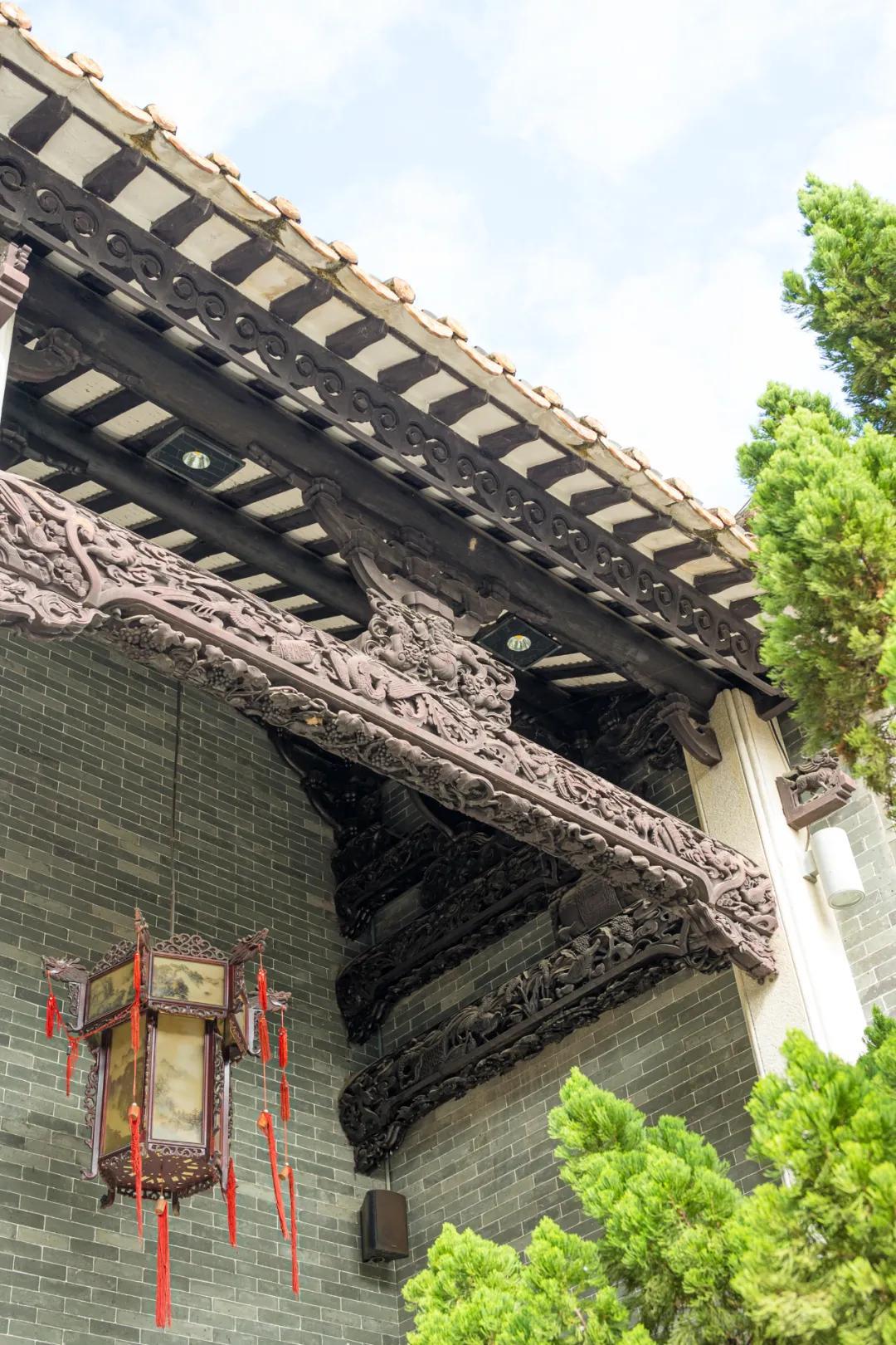 A bite of egg roll and a bowl of paparazzi porridge, the delicacies of this small town in Guangzhou are directly regarded as gods!