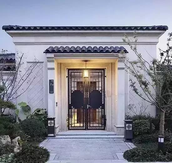 Chinese style courtyard door, too trenchant
