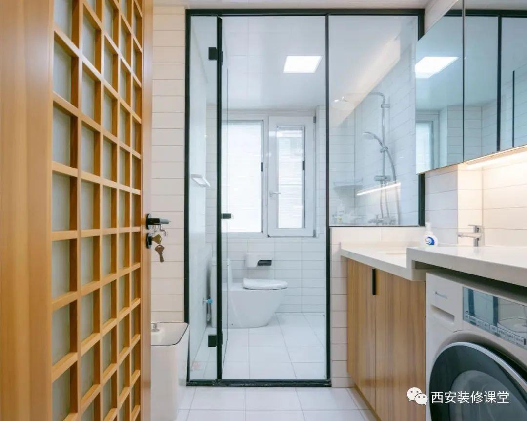 Bathroom door and window to meet lighting and space value